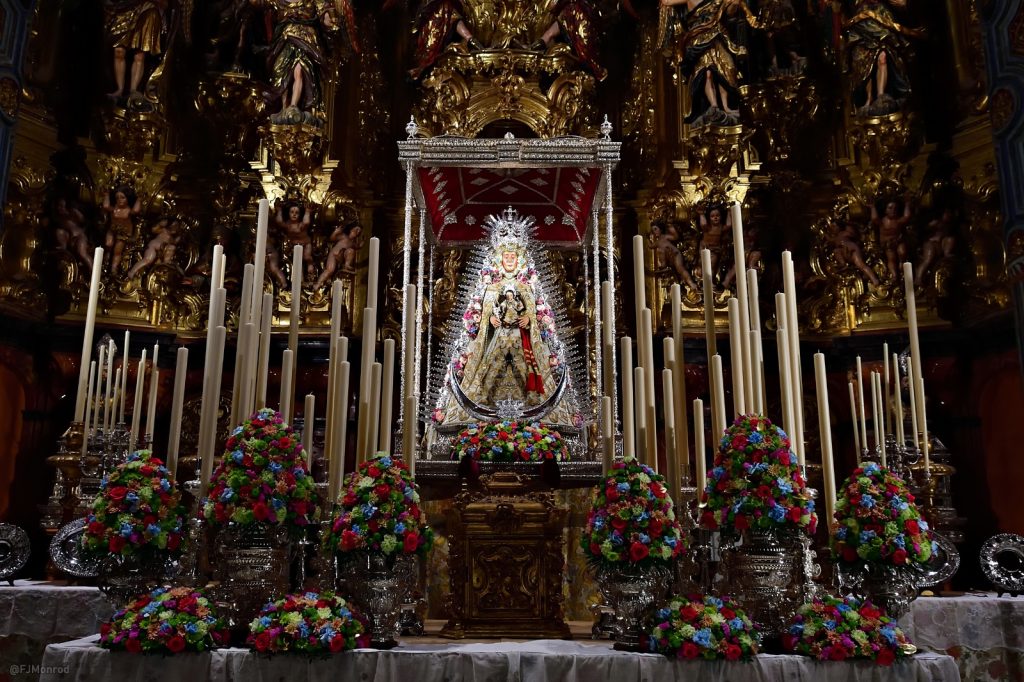 La Virgen del Rocío del Salvador recupera la imagen que lucía hace 100 años