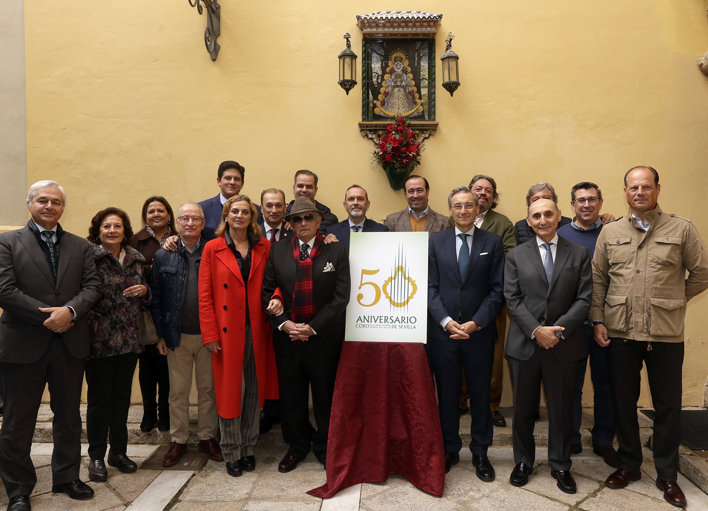 La Hermandad de Sevilla presenta el logo y el programa de actos que conmemorarán, en 2023, los 50 años de la fundación de su coro