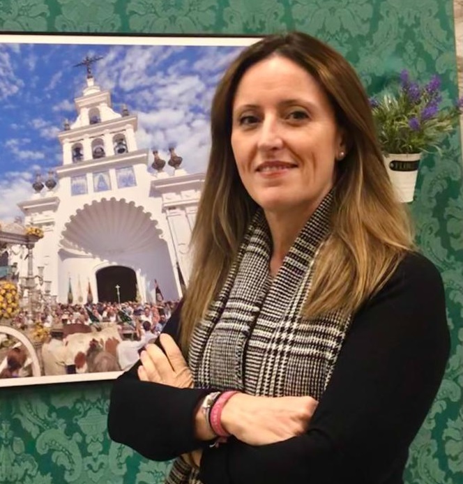 Marián Macías Guijarro, cartelista de la Hermandad para la Romería 2023: “ilustraré el motivo de nuestro caminar durante todo el año, pero también habrá espacio para 50 años de música de nuestro coro en el cartel”